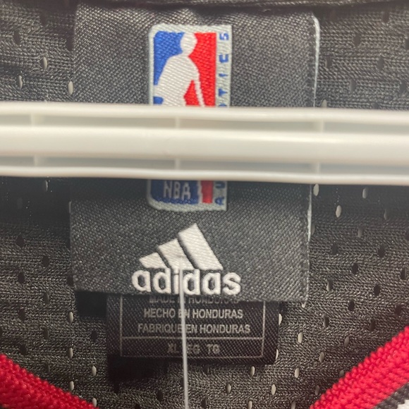 COPY - ALLEN IVERSON JERSEY XL WITH TAGS - Picture 3 of 4